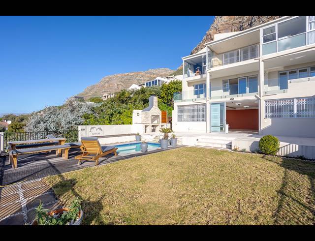 4 BEDROOM TOWNHOUSE FOR SALE IN MUIZENBERG